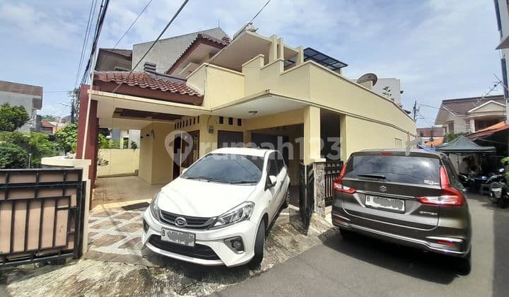 Rumah 2 Lantai Bagus Lokasi Strategis Dalam Komplek Di Cawang