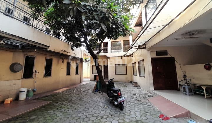 2-story building suitable for office, strategic location in Ragunan, South Jakarta.