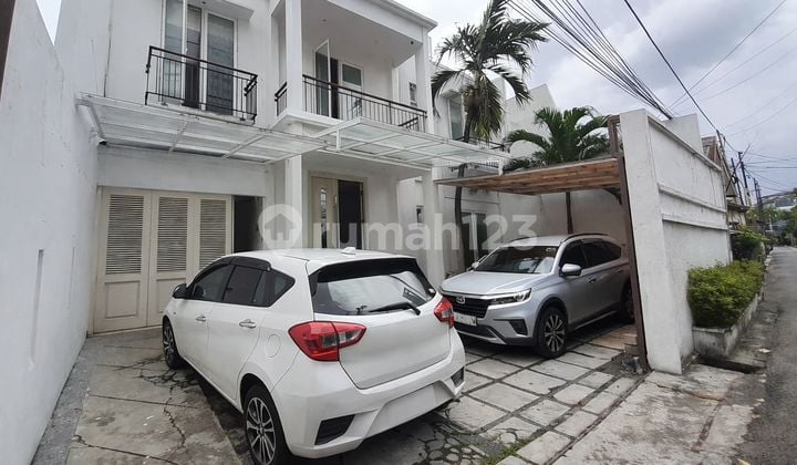 Rumah 2 Lantai di Permata Hijau Jakarta Selatan