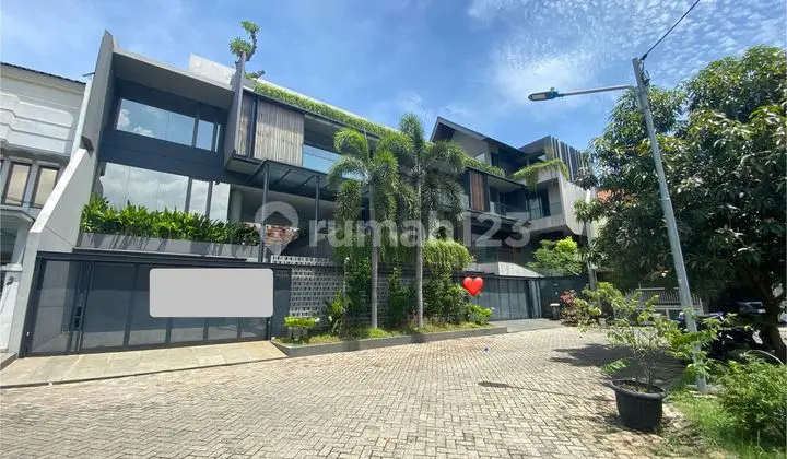 RUMAH CANTIK GAYA TROPIS KOMPLEK DAAN MOGOT BARU