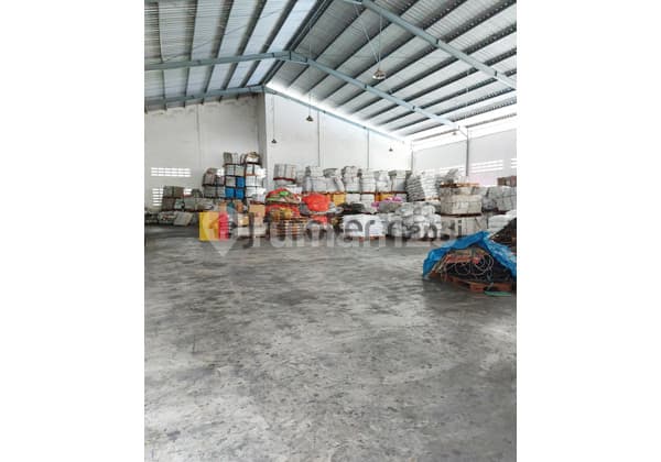 Gudang di Randu Garut Semarang