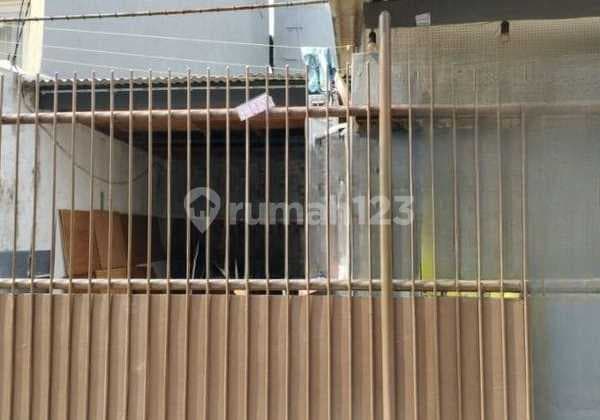 Rumah Tua Sederhana Perlu Renovasi Total Gading Mas Kelapa Gading