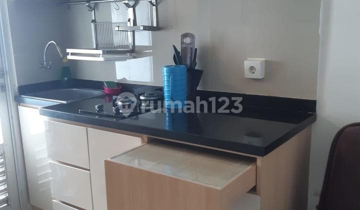 Apartemen 2 Kamar Tidur Furnished Tower Emerald Lantai 8