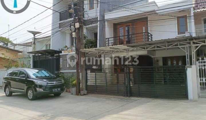Rumah Cantik Siap Huni SHM Lokasi Strategis Dekat Mall Kelapa Gading Luas 100