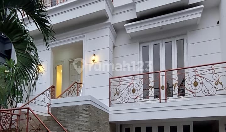 Classic Modern House in Cilandak for Sale