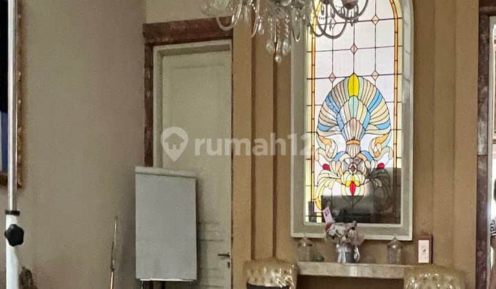 Strategic House in the Exclusive Area of Pondok Indah