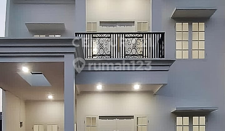 Rumah Baru Dalam Cluster Di Jakarta Selatan