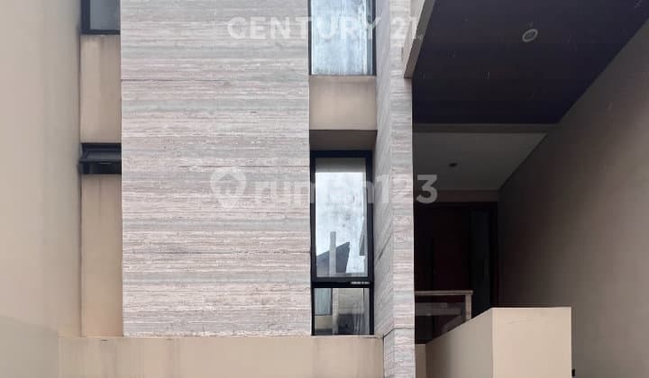 Rumah Modern Minimalis Dalam Cluster Eksklusif Pejaten Barat