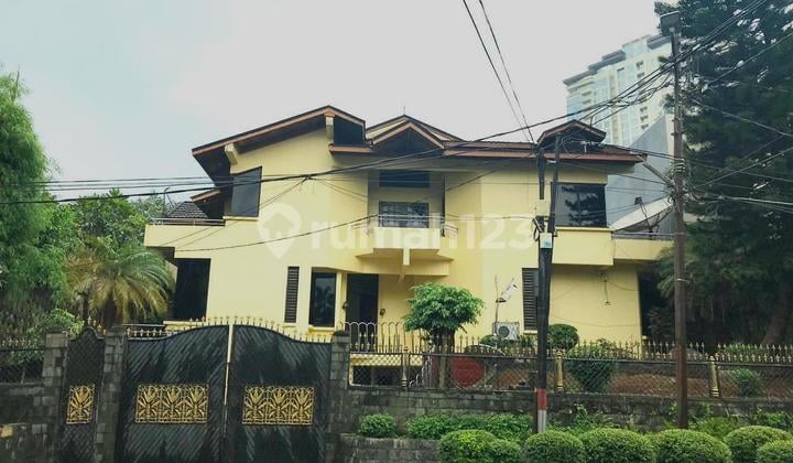 Rumah Bagus di Tengah Kota Simprug Jaksel