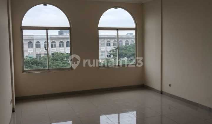 Cheap Sale Shop House CBD Front Facing Corner. 5X15