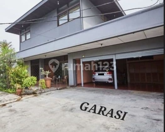 Rumah Bisa utk komersil. Lt 738 m2. strategis. pinggir Tol.