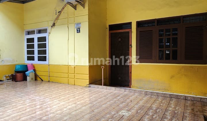 House in Taman Ratu Complex, Land Area 105 M2, 1.5 Floors, Near Panjang Street. West Jakarta.