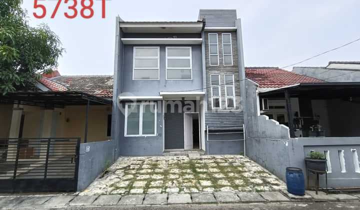 Dijual Rumah Siap Huni Tempat Strategis 2Lantai di Citra Indah City 5738T