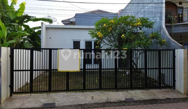 Spacious Yard House In Rancho Indah Residential South Jakarta