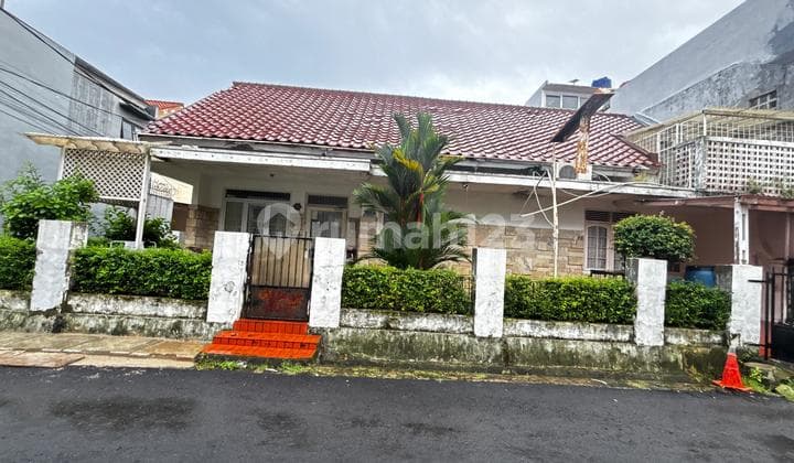 2-Car Hook House Spacious in Tebet South Jakarta Near Tebet Eco Park