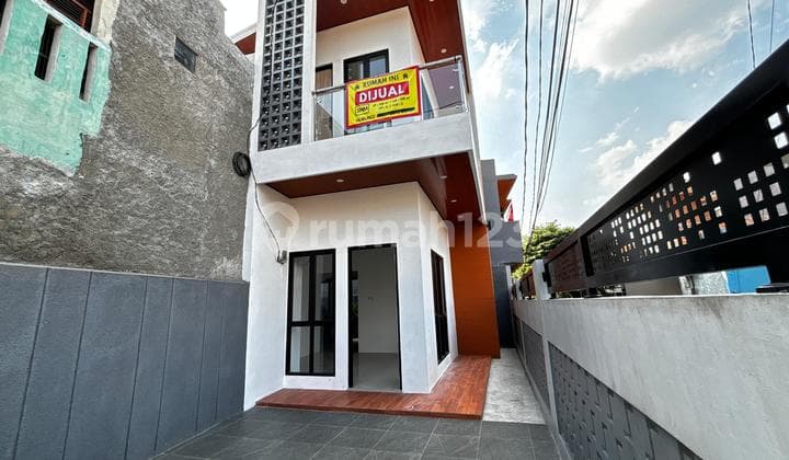 Rumah Baru 2 Lantai di Cipayung Jakarta Timur