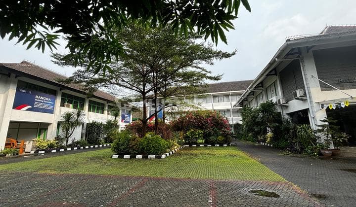 Office Building With Land Area 4650 m², In Strategic Commercial Location Matraman East Jakarta.
