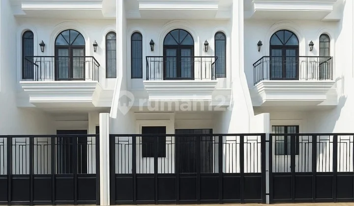 Dijual Rumah Baru Bagus Kembar 3 Akses Pinggir Jalan 2 Mobil Dekat Otista Jaktim