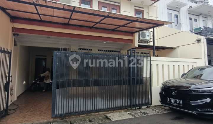 For Rent: Ready-to-Occupy 2-Story House, 2-Car Access, Tebet, South Jakarta