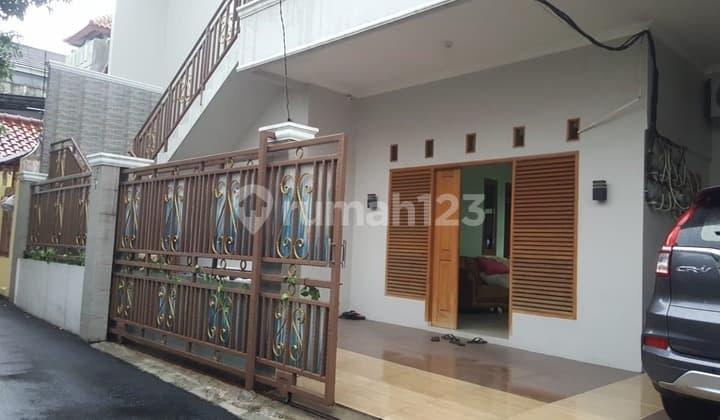Rumah Kost (Full Occupancy)Akses Jalan 1 Mobil di Tebet Utara