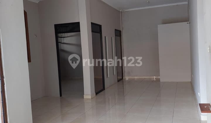 DIJUAL RUMAH POSISI HOEK 1,5 LANTAI SIAP HUNI AKSES 2 MOBIL TEBET TIMUR JAKSEL