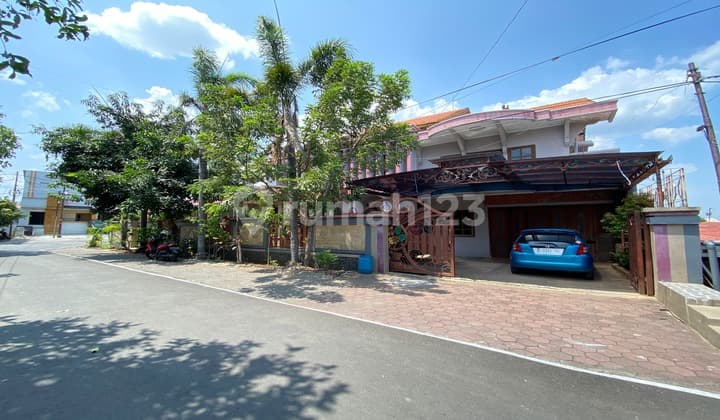 Dijual Rumah Hook 2 Lantai Dekat Jalan Raya Pamularsih
