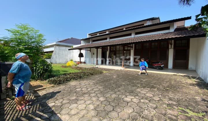 House for Sale, Strategic Location in Sukun Banyumanik, Near Hidayatullah Elementary School.