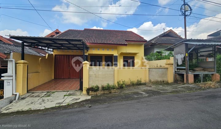 Rumah di Perumahan Srondol Asri Setiabudi Dekat Banteng Raiders