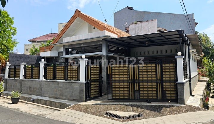 Rumah Hook Dijual Dekat Jalan Raya Indraprasta dan Kampus Udinus