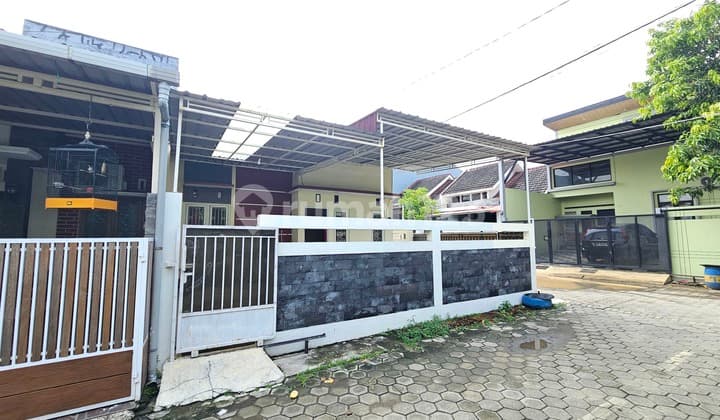 For Sale: Hook House in Graha Mukti Housing Complex, Tlogomulyo, Pedurungan