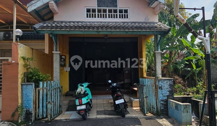 Dijual Rumah2 Lantai di Lamper Dekat Apotik Sarika dan Java Mall