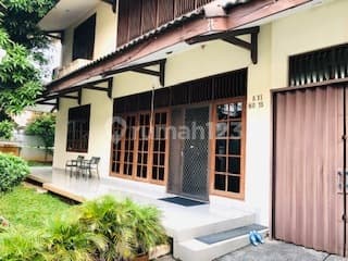 Rumah di Kebon Jeruk Baru, Jakarta Barat