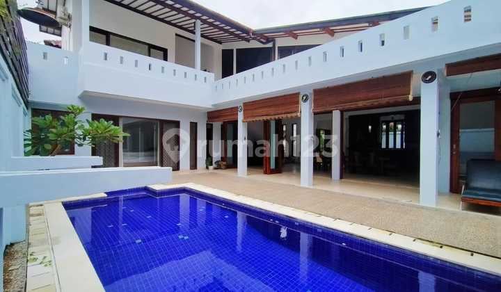 Villa Murah Luas Tanah 600 M2 Dinusa Dua, 5 Kmr Tdr,Kawasan Villa