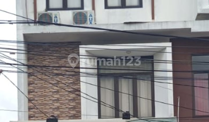 Di Sewa Ruko Borobudur Tiga Lantai Tangerang