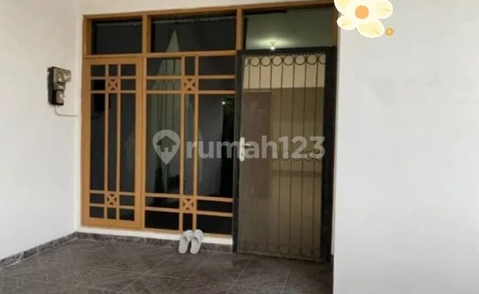 Di Jual Rumah Dua Lantai Palem Semi Tangerang