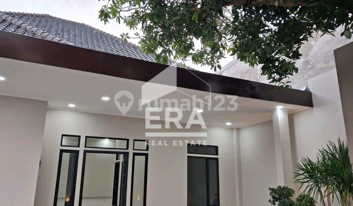 Rumah Jalan Halmahera Pusat Kota Semarang Bebas Banjir Nyaman