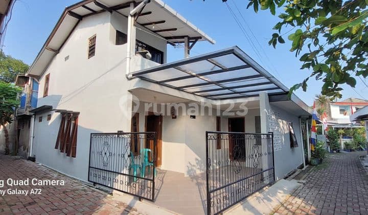 Rumah Posisi Hook Lokasi Strategis Perumnas Depok 1