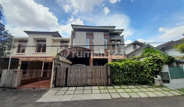 Rumah siap huni bawah pasar di Jl Camar 1 Blok BA Bintaro Jaya Sektor III