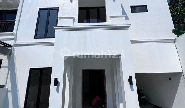 Rumah Baru Yunani Komplek Lembah Cinere Depok