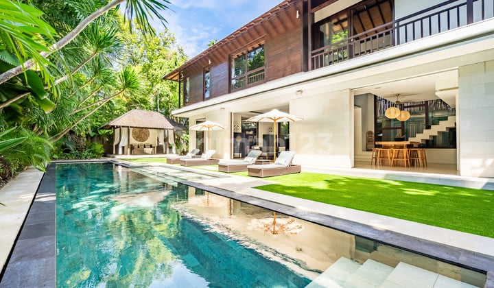 Luxury Lifestyle Residence With 5 BR In Seminyak