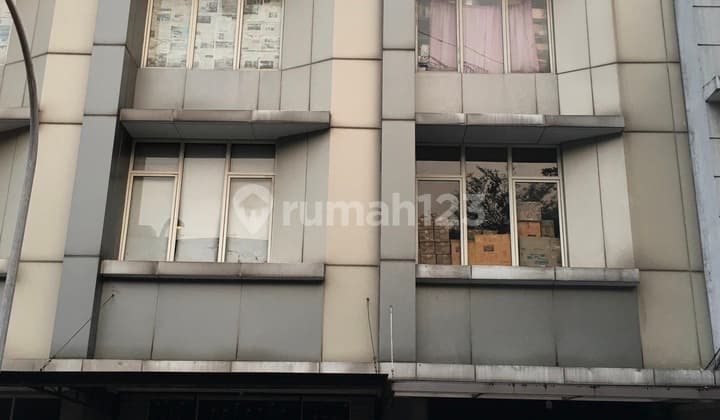 Ruko 3 Lantai di Alam Sutera Town Center Dekat Mall Living World