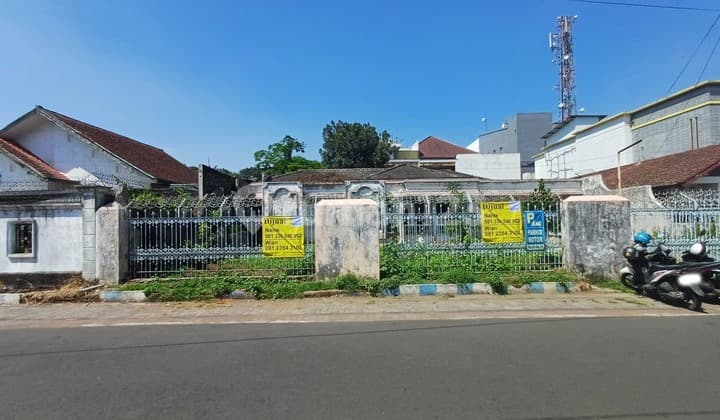 Rumah HITUNG TANAH !!! di Jl. Hasanudin, Klojen - Malang Kota, Luas 754 m2, SHM