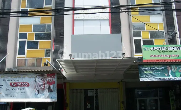Ruko di Rungkut Asri Tengah Surabaya Timur, 3 Lantai, Strategis, SIAP PAKAI