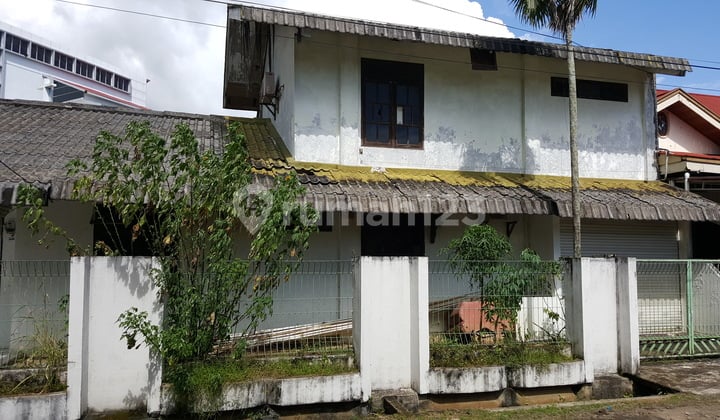 Rumah 1.5 Lantai Lokasi Strategis di Tikala Baru