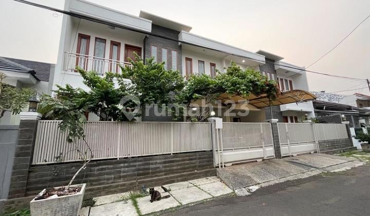 Rumah Bagus 2 Lantai dalam Komplek One Gate System di Bintaro Sektor 2