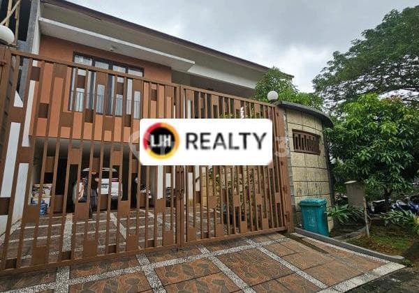 Rumah Hook Bagus 2 Lantai Siap Huni Strategis di Villa Cinere Mas