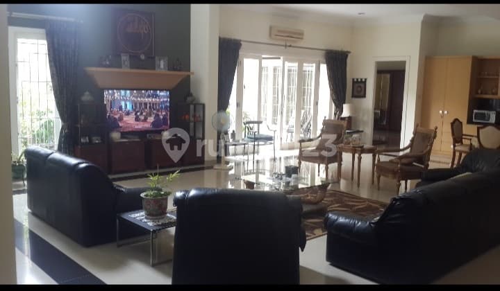 A ready-to-occupy 2-story house in Bintaro Sector 7.