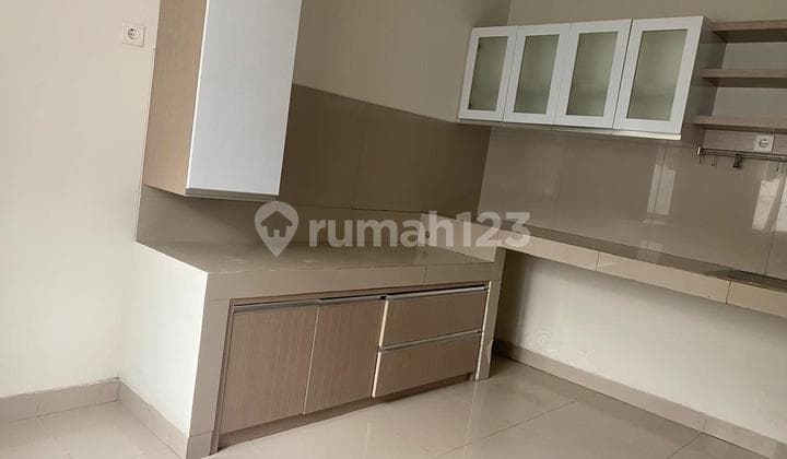Rumah modern 2 lantai dalam cluster alegria di BSD