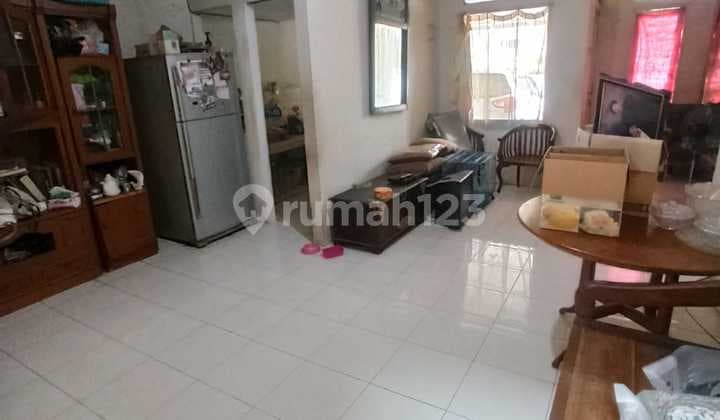 Rumah siap huni 2 lantai di Bintaro Sektor 2