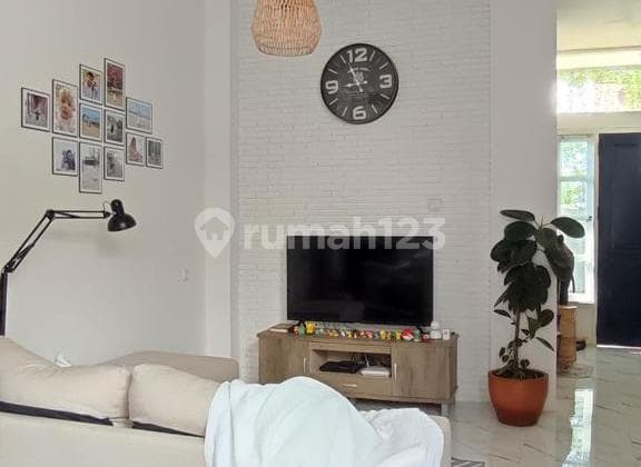 Rumah 2 lantai siap huni di Cendrawasih ciputat